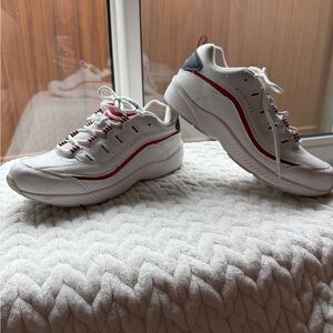 Easy Spirit White and Red Athletic Shoes